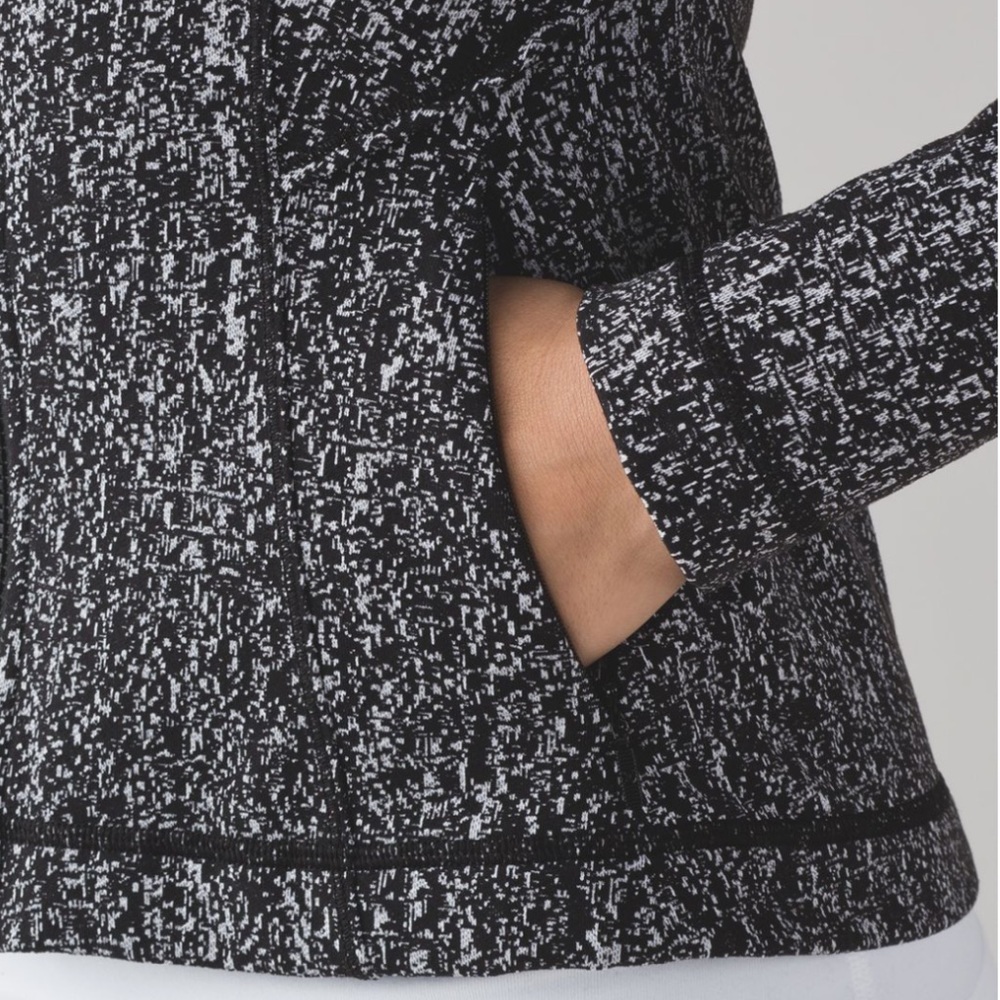 lululemon lightly jacket - Picture 7 of 7